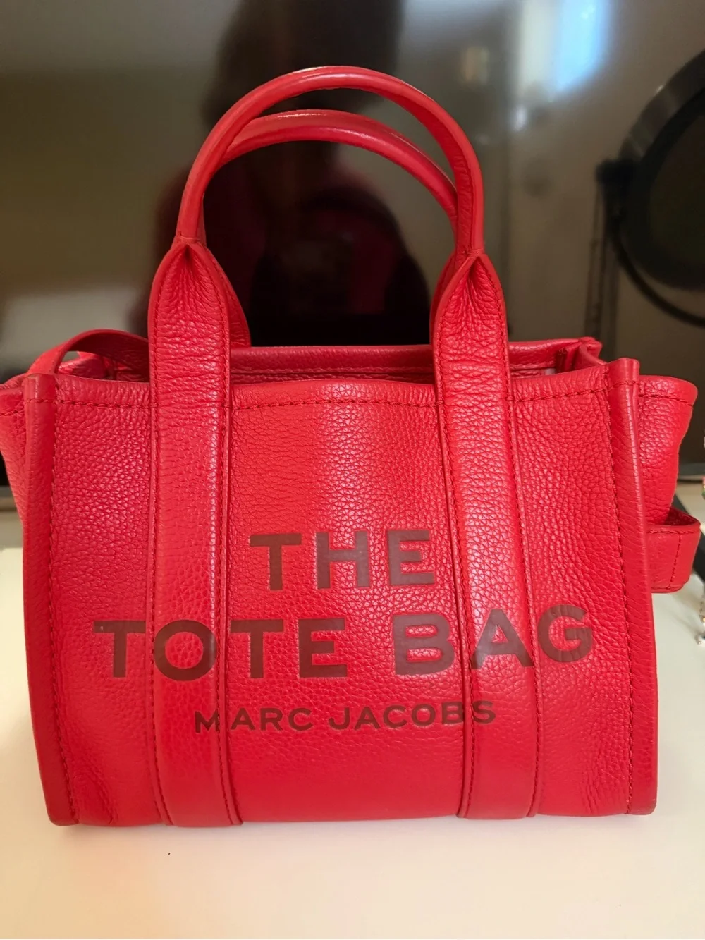 Marc Jacobs The Tote Bag in bright red pebbled leather